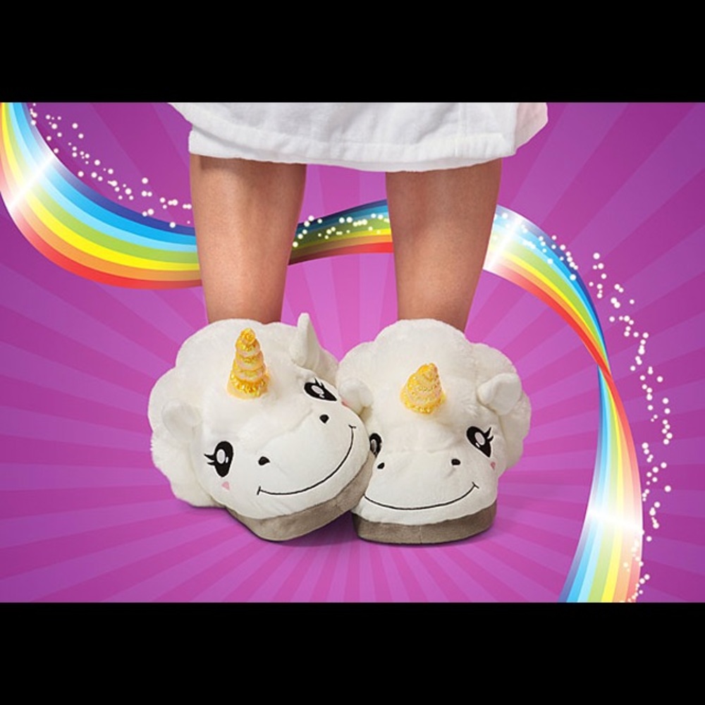 🦄 ThinkGeek Unisex Unicorn Plush 3D Slippers!